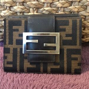 Vintage Authentic Fendi Zucca Bifold Wallet